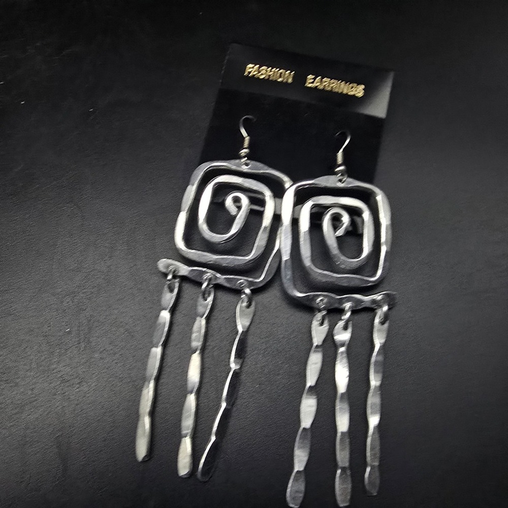 Hammered Silver Tone Dangle Earrings Spiral Square Vintage 1990s NOS On Card